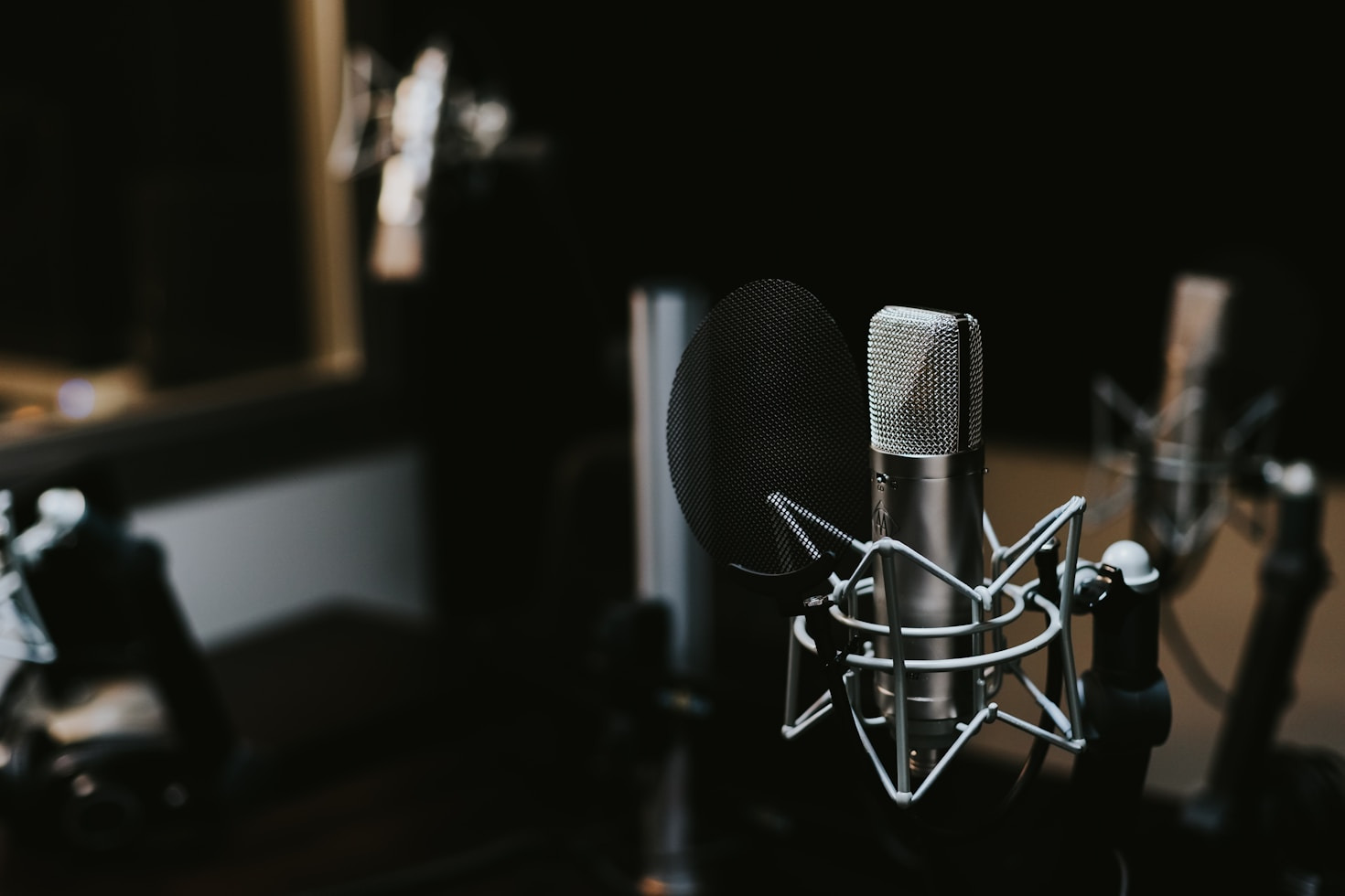 10 Reasons to Tune Into Christian Radio